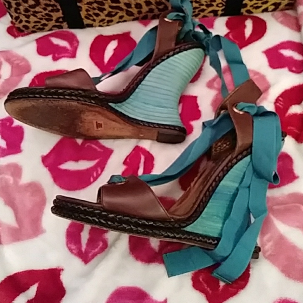 BCBG Maxazria Sandals - Picture 5 of 8